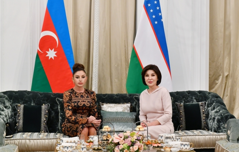 Rencontre des premières dames d'Azerbaïdjan et d'Ouzbékistan à Samarcande