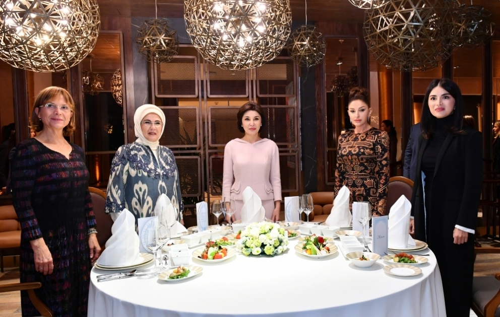 Mehriban Aliyeva prend part au dîner organisé à Samarcande