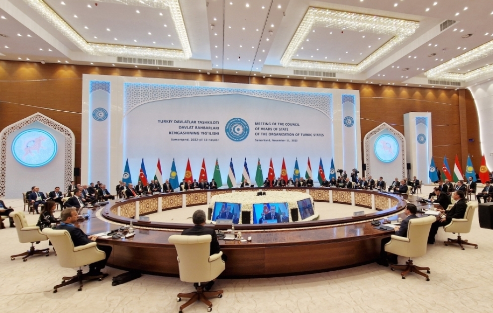 9. Gipfel der Organisation Türkischer Staaten in Samarkand ab 
Aserbaidschanischer Präsident hielt eine Rede beim Gipfeltreffen