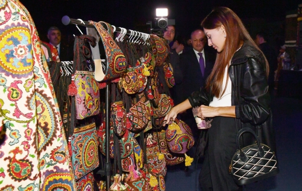 First Lady of Azerbaijan Mehriban Aliyeva viewed “Illusions of time” exhibition in Samarkand