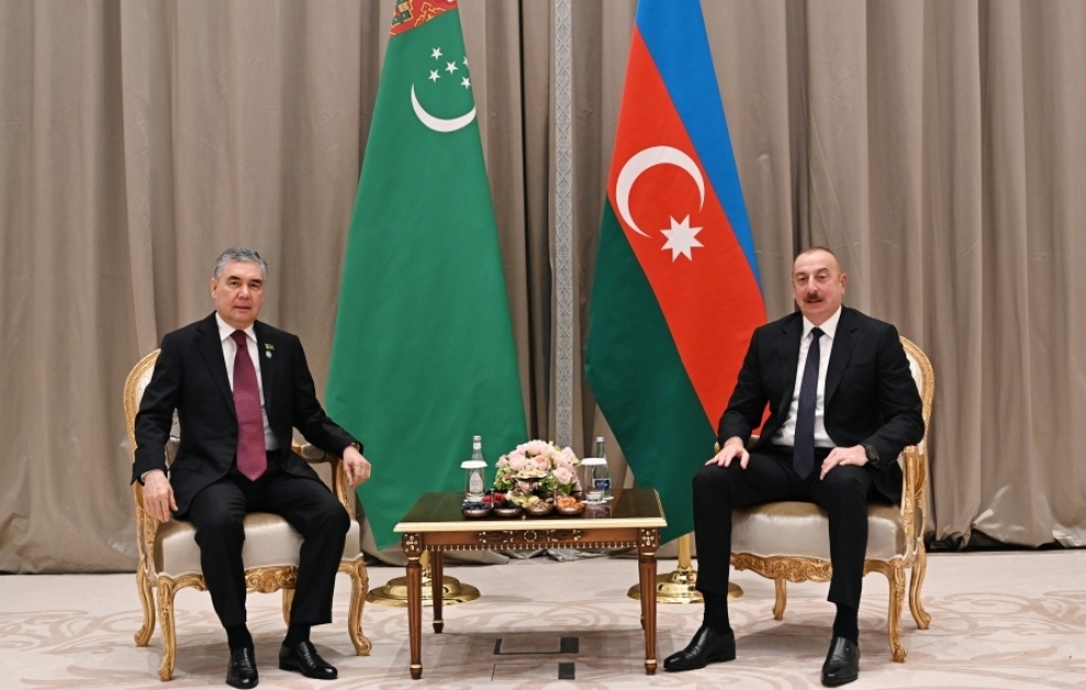 Le président azerbaïdjanais et le président du Conseil du peuple turkmène s’entretiennent à Samarcande