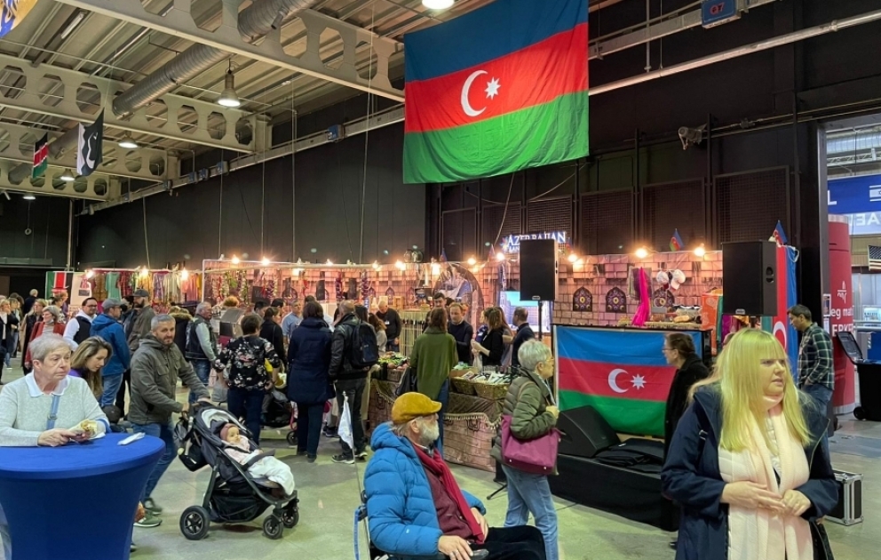 Azərbaycan stendi Lüksemburq Beynəlxalq xeyriyyə Bazarının ziyarətçilərinin diqqət mərkəzində olub