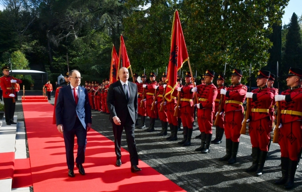 Cérémonie d’accueil officiel du président azerbaïdjanais Ilham Aliyev à Tirana