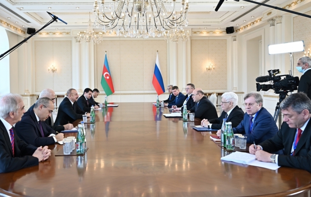 Le président azerbaïdjanais et le Premier ministre russe ont tenu un entretien élargi aux délégations