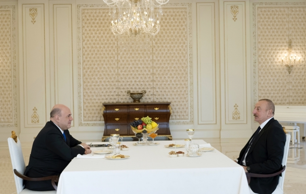 Entretien en tête-à-tête du président de la République avec le Premier ministre russe