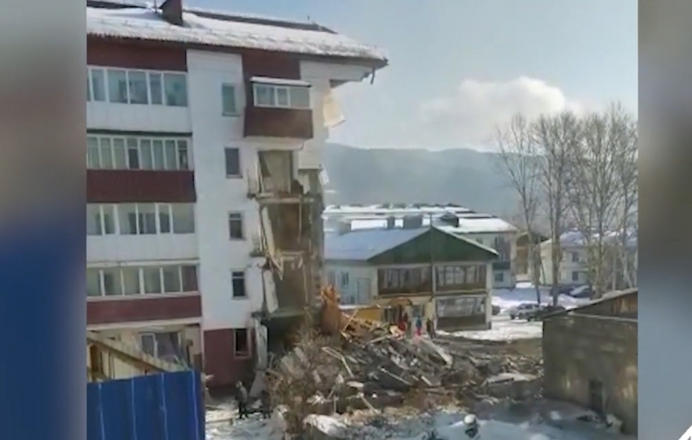 Rusiyada beşmərtəbəli yaşayış binasında partlayış olub