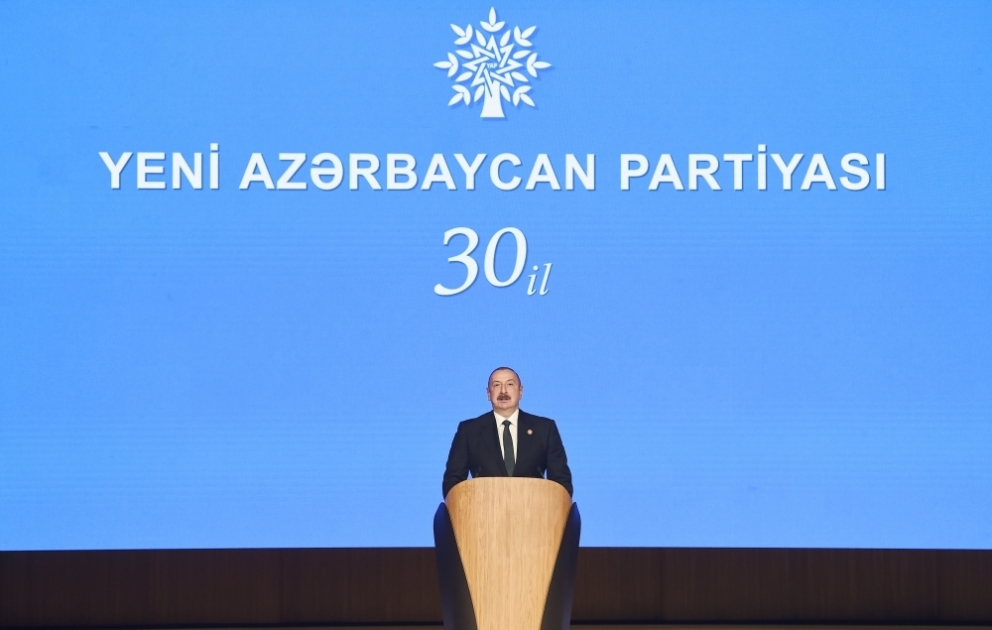 Une cérémonie organisée à l’occasion du 30e anniversaire de la fondation du Parti Nouvel Azerbaïdjan 
Le président du Parti Nouvel Azerbaïdjan, Ilham Aliyev, a prononcé un discours à la cérémonie