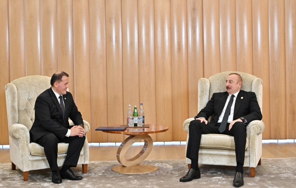 Ilham Aliyev reçoit le président du Comité exécutif du Parti libéral démocrate d'Ouzbékistan