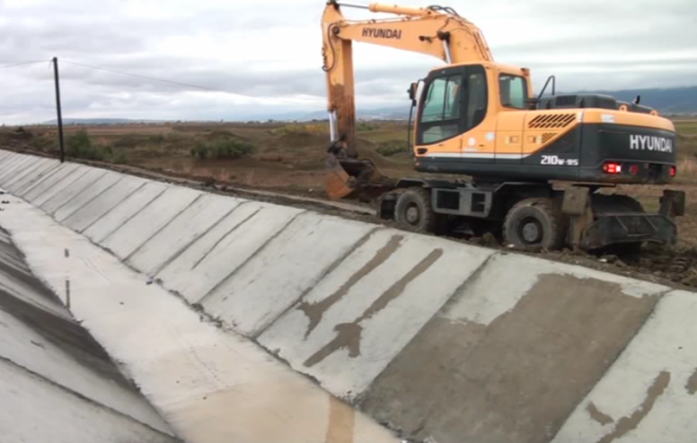 Ağsuda Maşın Qolu kanalının 1200 metr hissəsi beton üzlüyə alınıb