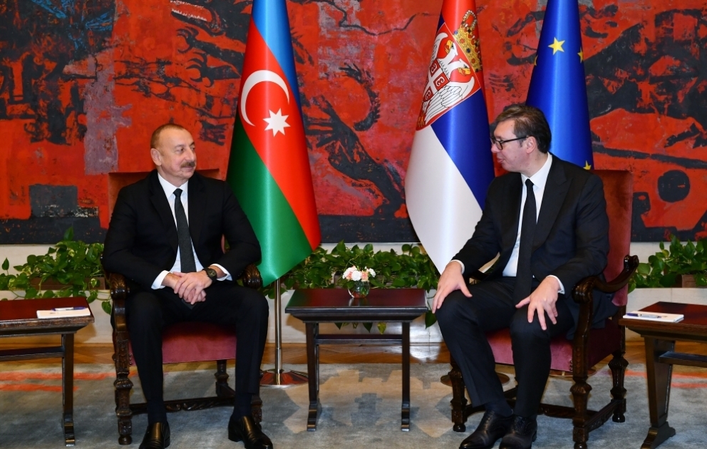 Präsident Ilham Aliyev trifft seinen serbischen Amtskollegen Aleksandar Vučić zum Vier-Augen-Gespräch