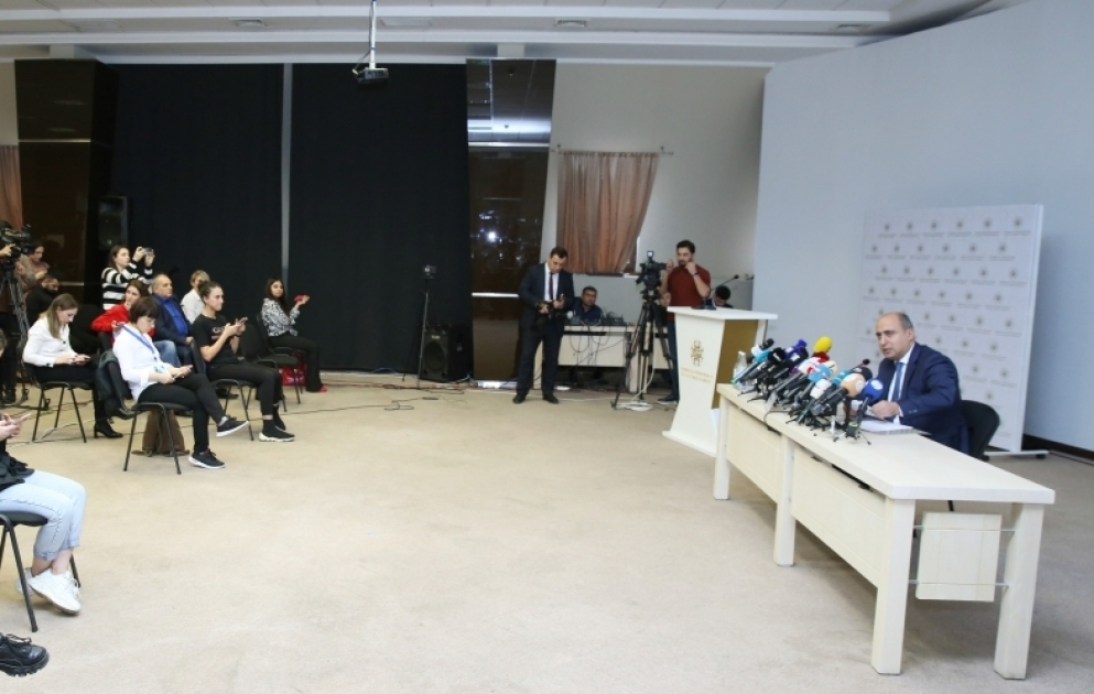 Emin Əmrullayev: Sertifikasiya imtahanlarında 11 min 657 müəllim iştirak edib