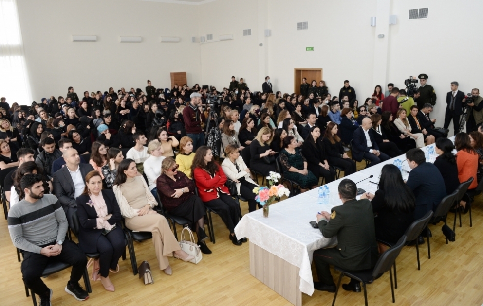 Ədliyyə Nazirliyi Qadın Zorakılığına qarşı Mübarizə Gününə həsr olunan tədbir keçirib