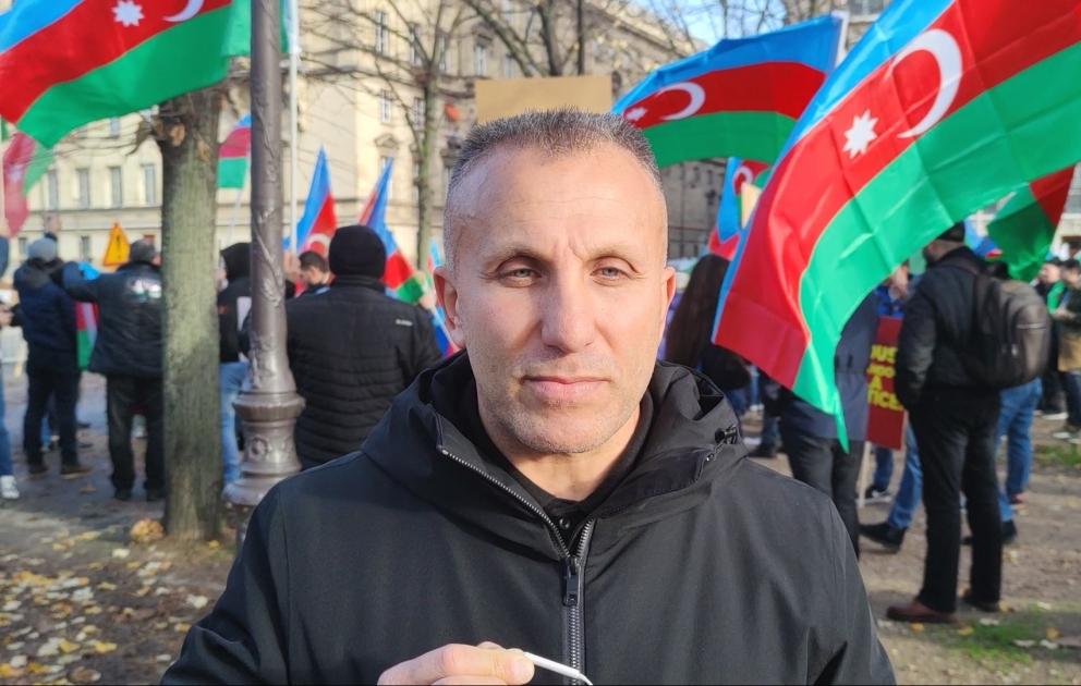 Elsevər Məmmədov: Minlərlə əlcəzairlini qətlə yetirən Fransa Azərbaycana tövsiyə verə bilməz