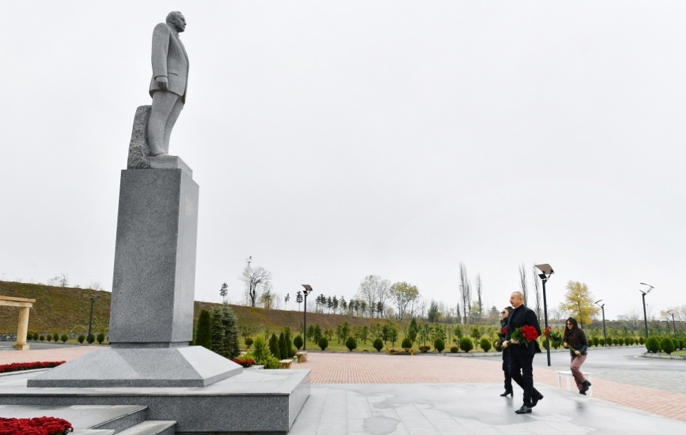 Präsident Ilham Aliyev und First Lady Mehriban Aliyeva zu Besuch im Rayon Scheki