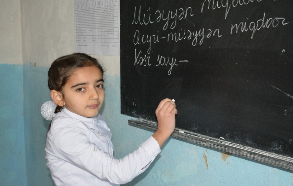 Bir dəqiqədə 1500 söz, bir saatda 240 səhifəlik kitab – xaçmazlı məktəblinin qeyri-adi bacarığı