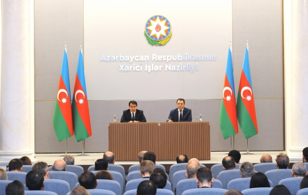 Prezidentin köməkçisi: Azərbaycanın mineral və təbii ehtiyatları qanunsuz istismar edilib