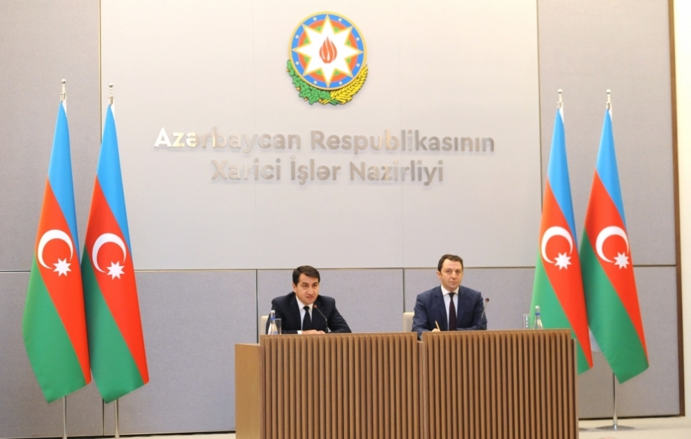 Hikmət Hacıyev: Rusiya sülhməramlılarına məktublar yollamışıq