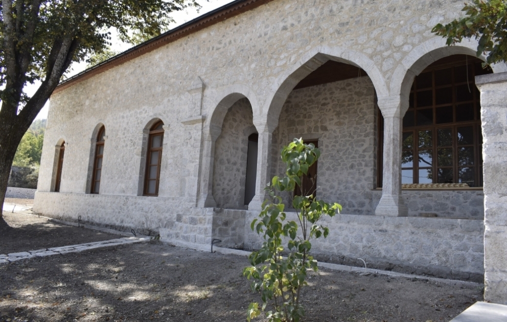 Mehmandarovlar soyu və onlara məxsus malikanə
