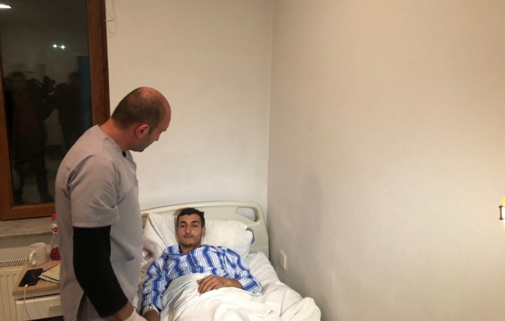 “Dirək gətirməyə getmişdik, birdən zəng gəldi ki, traktor minaya düşüb”