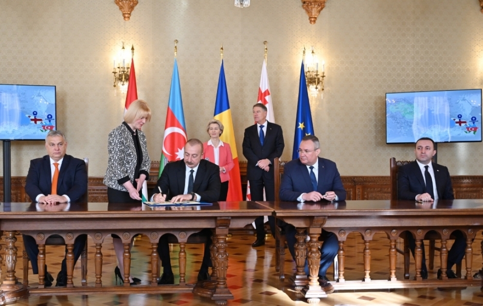 Bucarest: signature d’un accord de partenariat stratégique sur l’énergie verte entre les gouvernements azerbaïdjanais, géorgien, roumain et hongrois