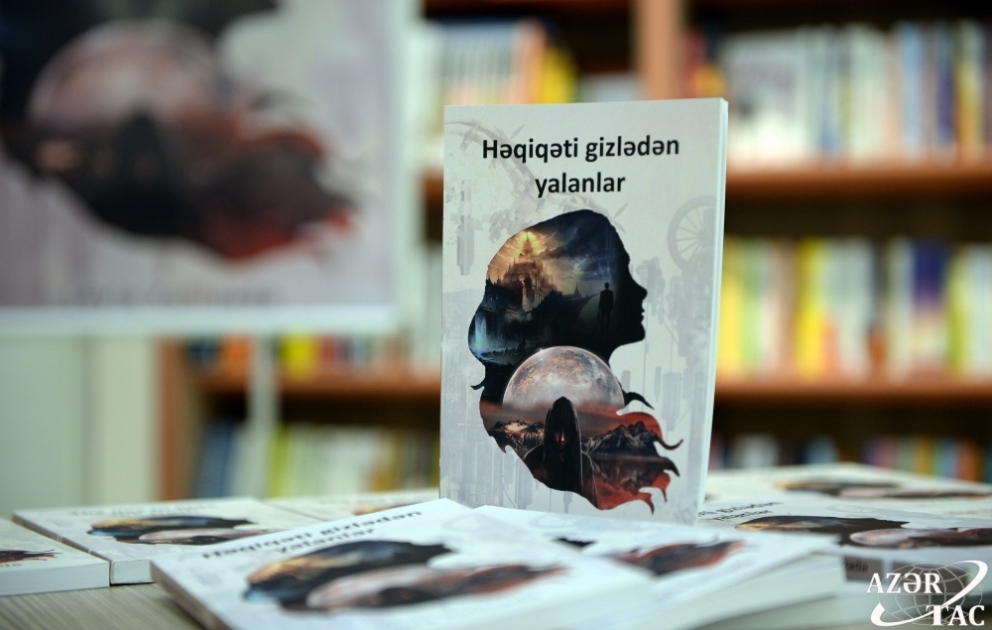 “Həqiqəti gizlədən yalanlar” - Leyla Xəlilzadə ilk kitabını 12 yaşında yazıb