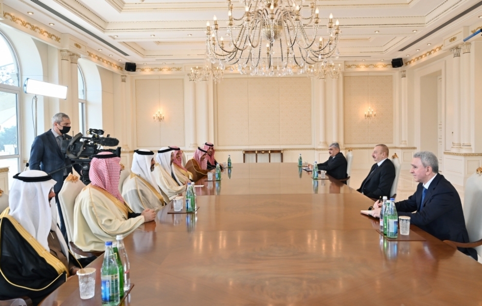 Le président Ilham Aliyev reçoit une délégation menée par le ministre saoudien de l’Investissement