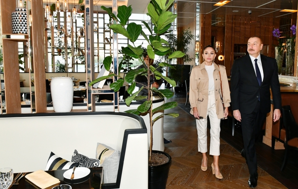 L’hôtel Ritz-Carlton Baku ouvre ses portes
 Le président azerbaïdjanais et son épouse sont présents à la cérémonie