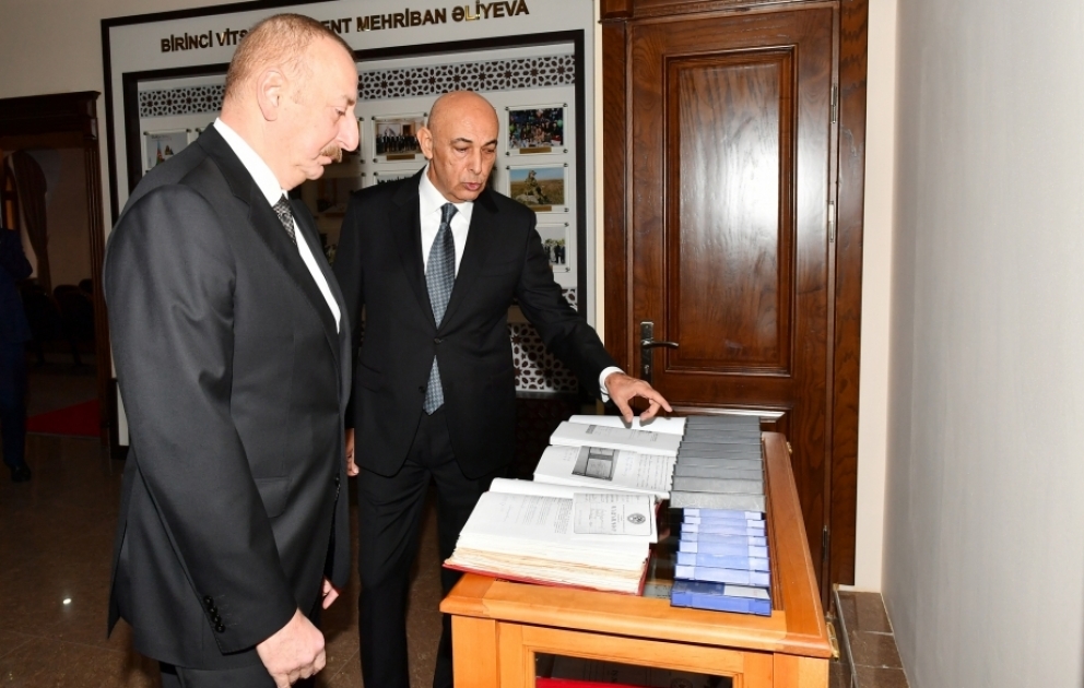 Ilham Aliyev visite le bâtiment administratif de la Communauté de l’Azerbaïdjan occidental