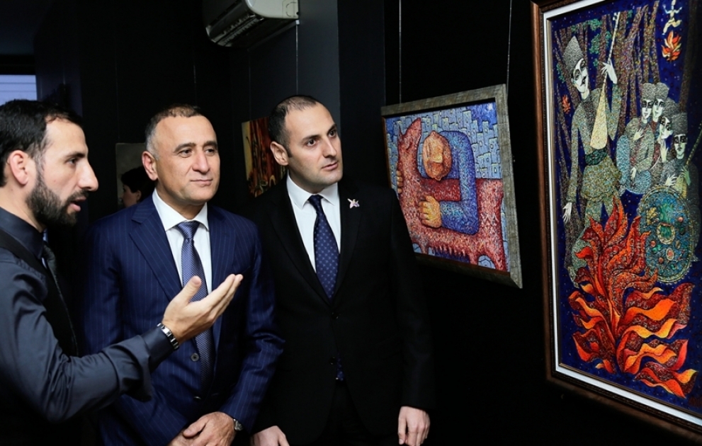 ®    Veysəloğlu Şirkətlər Qrupu “YAŞAT” Fonduna 30,000 manat ianə edib