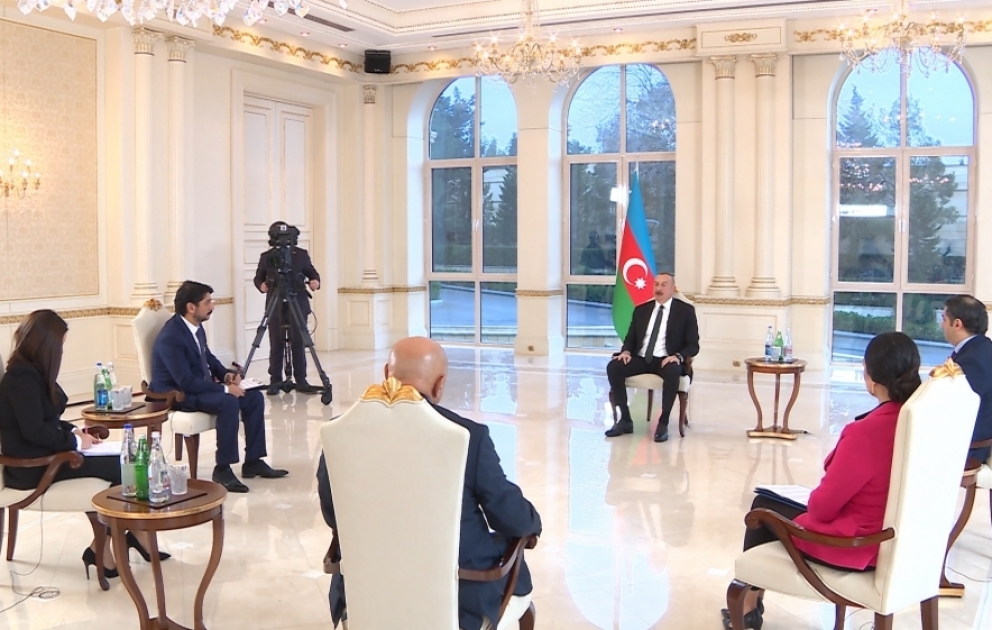 Präsident von Aserbaidschan gibt lokalen Fernsehsendern ein Interview