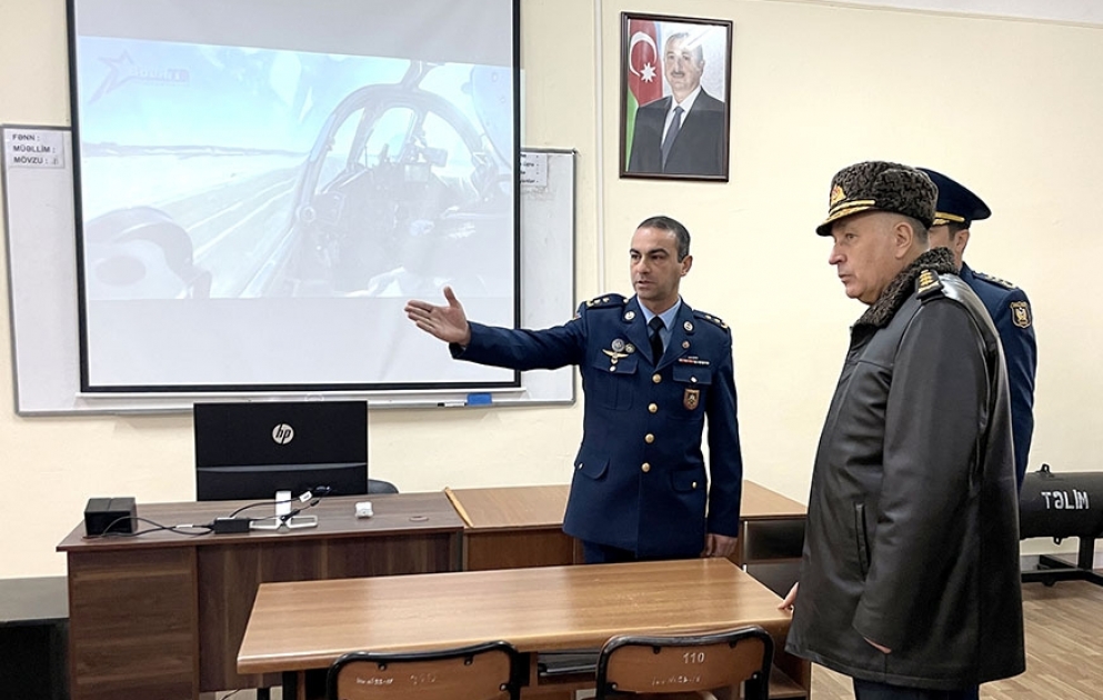 Baş Qərargah rəisi Hərbi İnstitutda olub