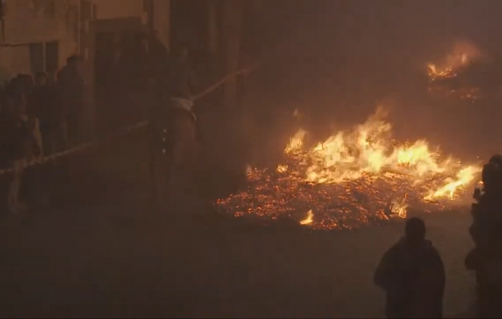 İspaniyada ənənəvi “Las Luminarias” bayramı keçirilib