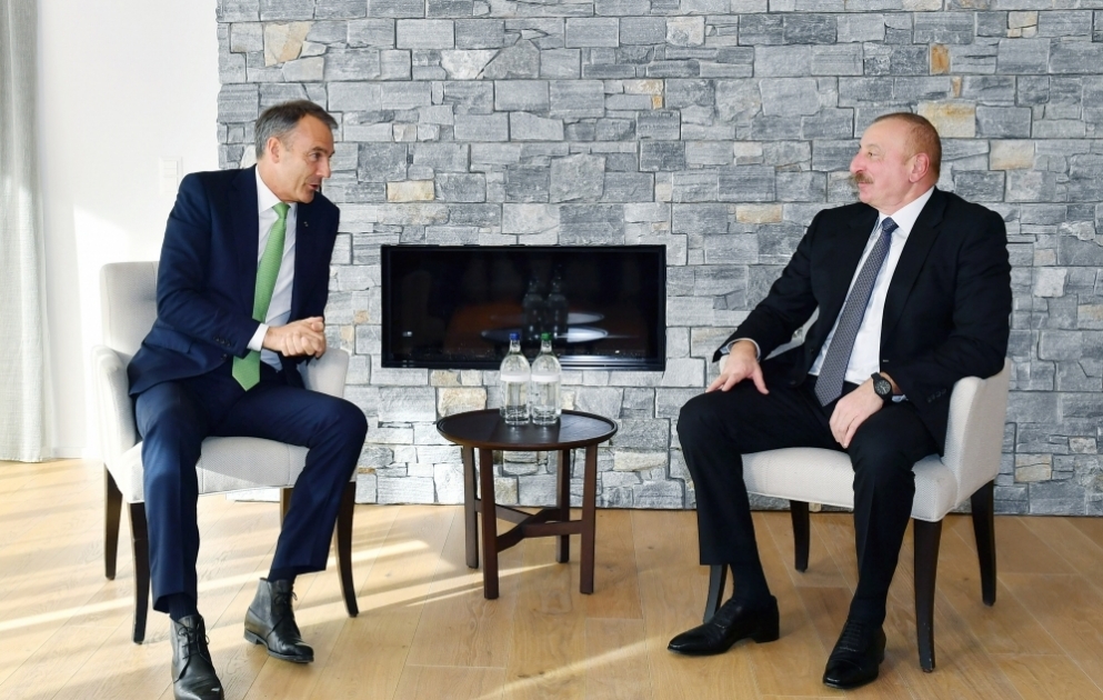 In Davos Erweiterung der Energieprojekte Aserbaidschans diskutiert