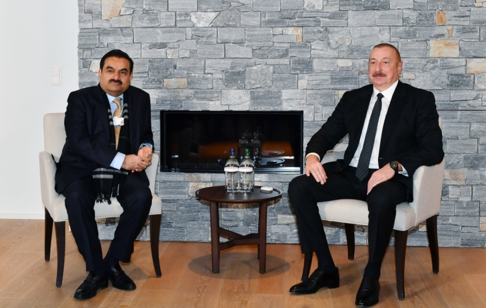 Davos: Präsident Ilham Aliyev trifft Vorsitzenden von Adani Group