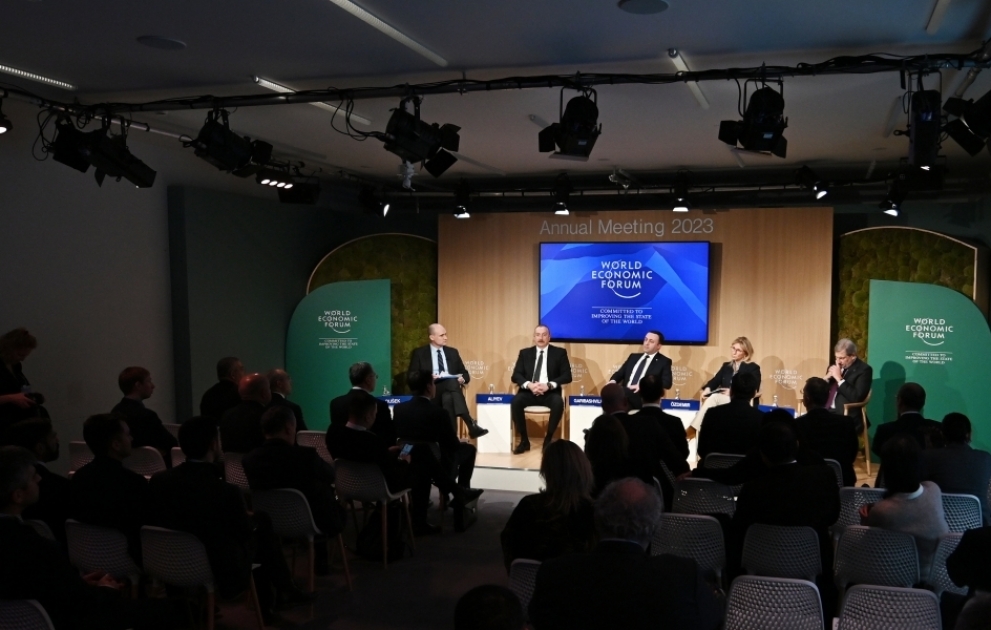 Prezident İlham Əliyev Dünya İqtisadi Forumu çərçivəsində keçirilən panel iclasında iştirak edib