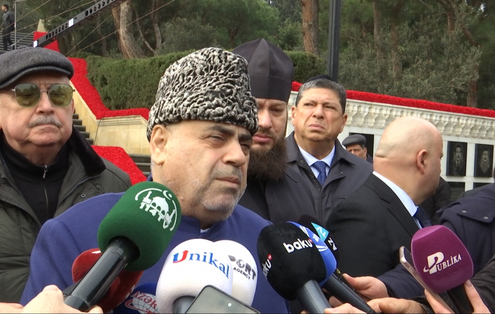 Şeyxülislam Allahşükür Paşazadə: Bu gün biz Azərbaycanın müstəqilliyini şəhidlərimizə borcluyuq