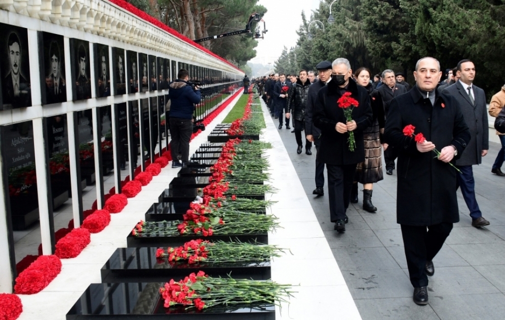 YAP-ın nümayəndələri 20 Yanvar şəhidlərinin xatirəsini anıblar