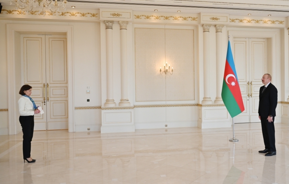 Prezident İlham Əliyev Fransanın Azərbaycanda yeni təyin olunan səfirinin etimadnaməsini qəbul edib