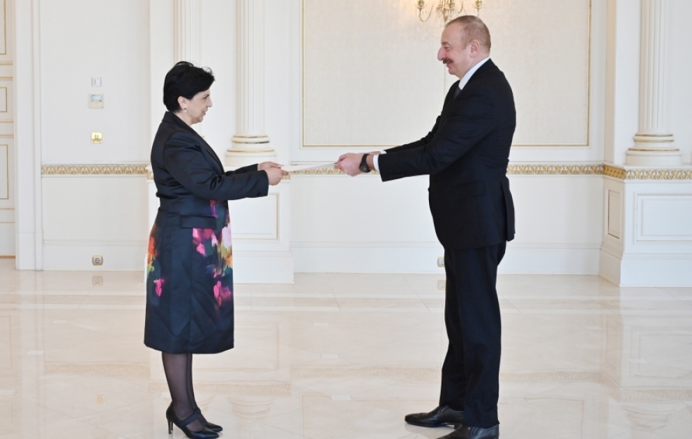 President Ilham Aliyev received credentials of incoming ambassador of Mexico