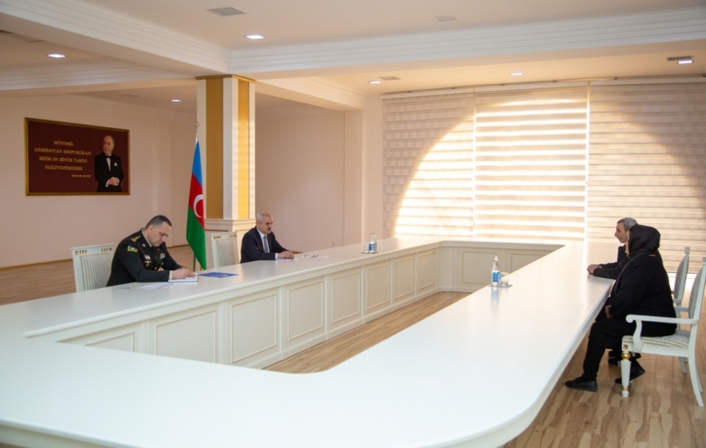 Səfərbərlik və Hərbi Xidmətə Çağırış üzrə Dövlət Xidmətinin rəisi Salyanda vətəndaşlarla görüşüb