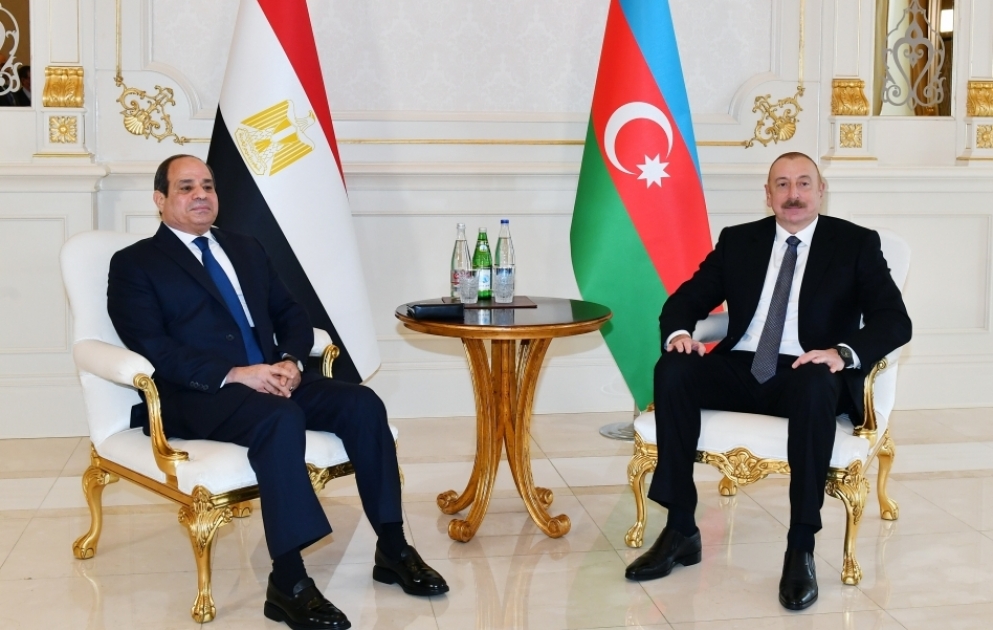 Präsidenten von Aserbaidschan und Ägypten treffen sich unter vier Augen in Baku