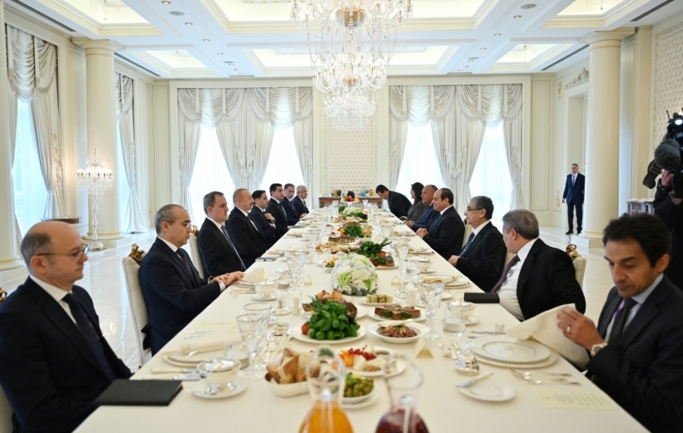 Ali qonağın şərəfinə
