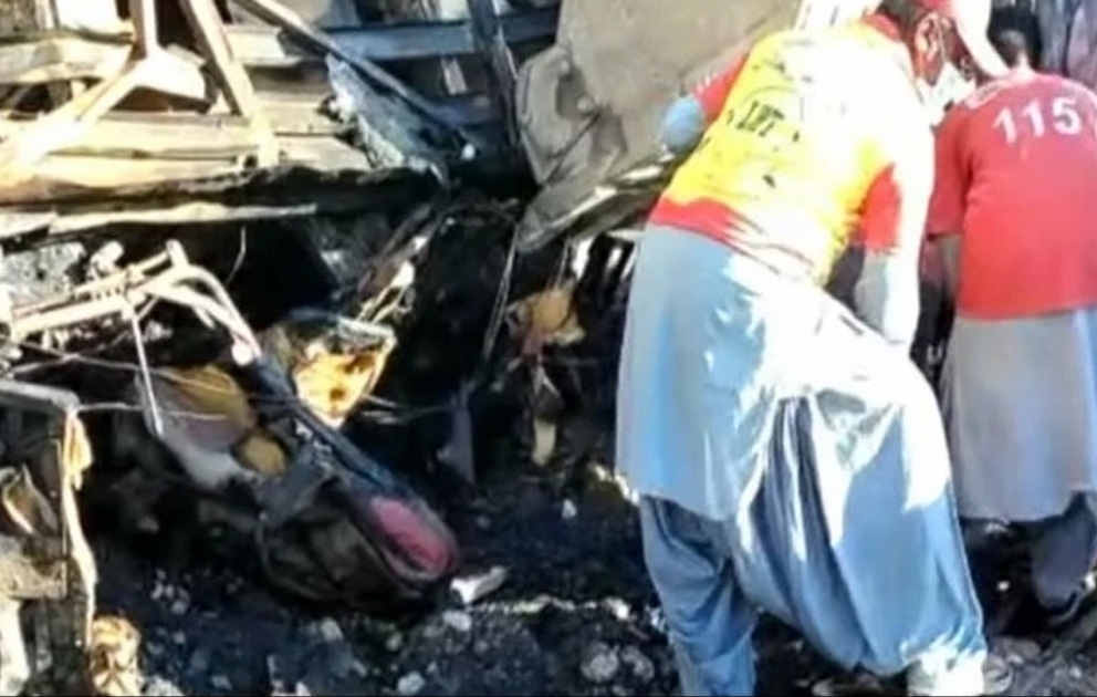 Bus crash in southern Pakistan kills at least 41