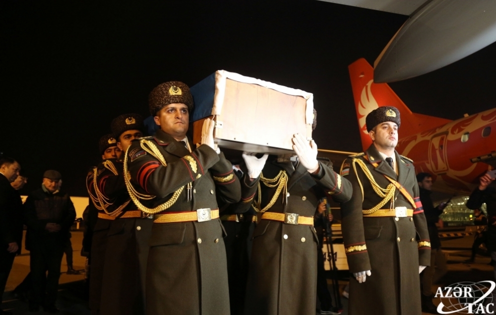 Azərbaycanın Tehrandakı səfirliyinə terror hücumu zamanı şəhid olan Orxan Əsgərovun nəşi Bakıya gətirilib