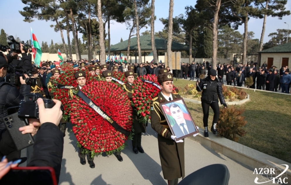 Похоронен Орхан Аскеров, ставший шехидом во время террористической атаки на посольство Азербайджана в Тегеране