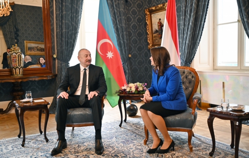 Entretien en tête-à-tête du président azerbaïdjanais avec son homologue hongroise