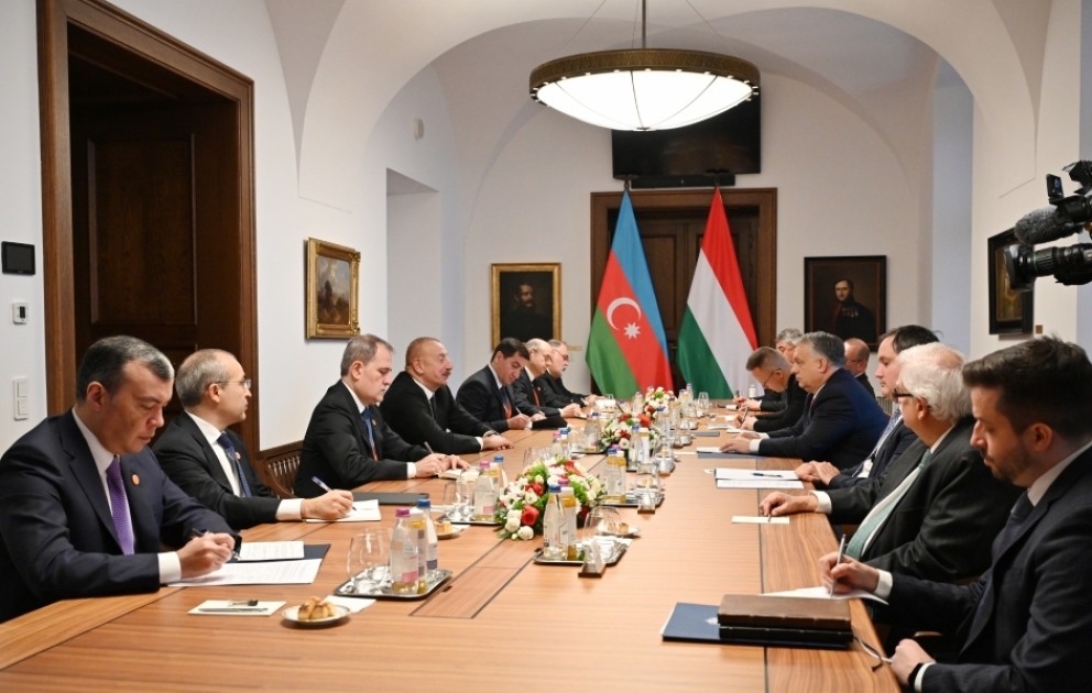 Azərbaycan Prezidenti İlham Əliyevin Macarıstanın Baş naziri Viktor Orban ilə geniş tərkibdə görüşü olub