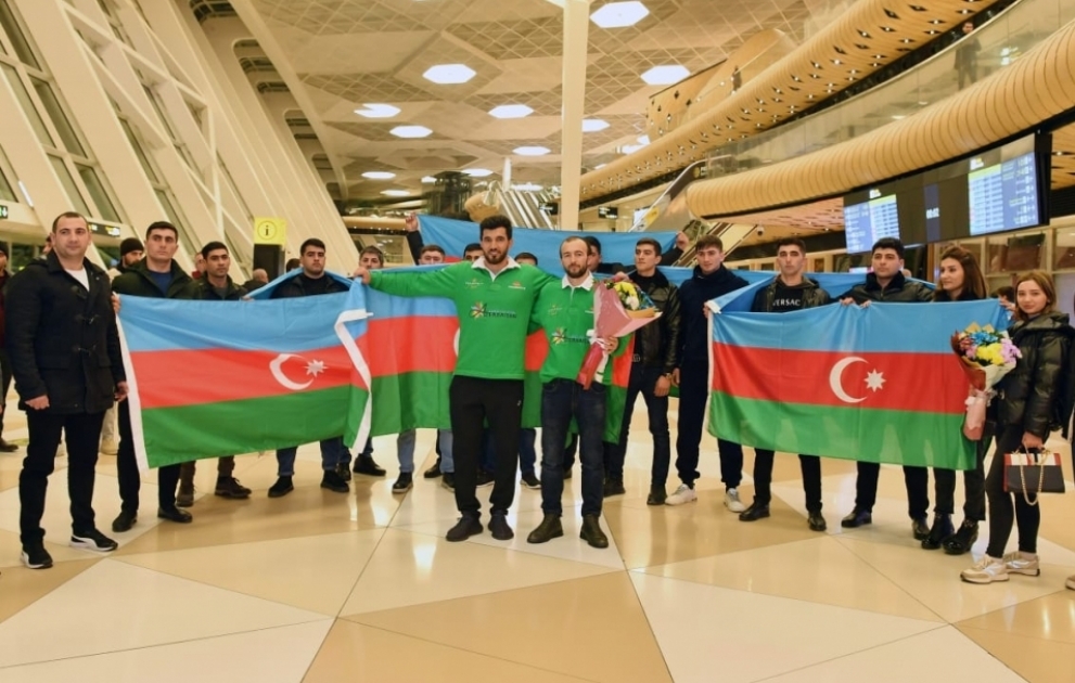 Qarüstü polo üzrə dünya kubokunu qazanmış “Land of Fire” komandası Vətənə qayıdıb