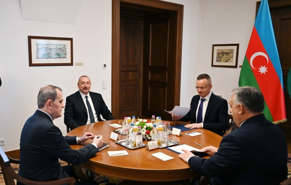 Le président azerbaïdjanais a eu une rencontre restreinte avec le Premier ministre hongrois