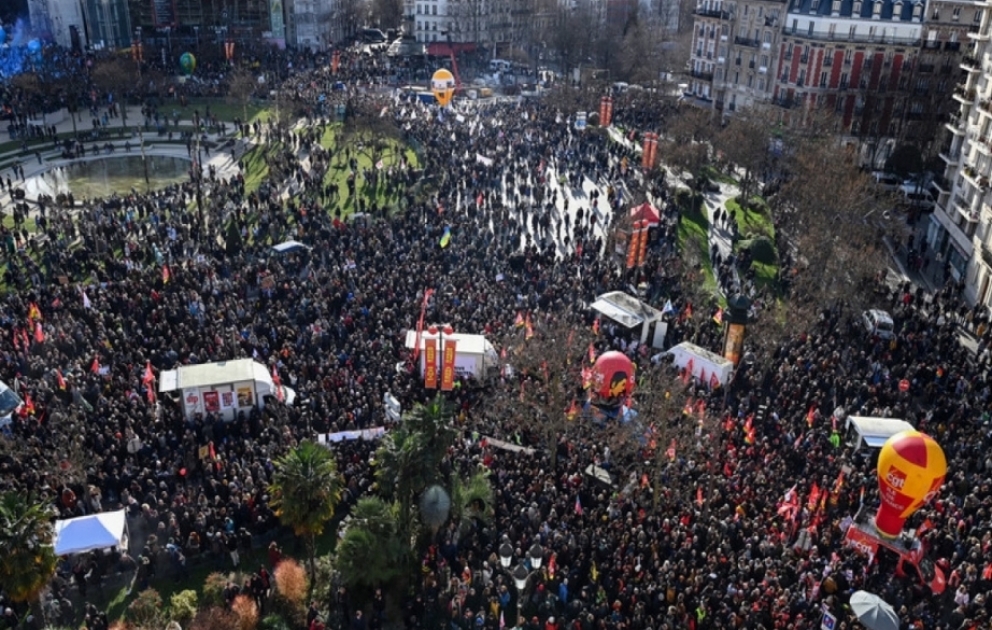 Fransada pensiya islahatına qarşı etirazlar gündən-günə genişlənir